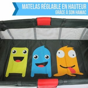 Matelas du lit parapluie monsieur bébé