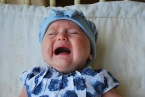 bébé pleure pour s'endormir