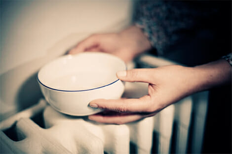 bol d'eau pour humidifier une chambre de bébé