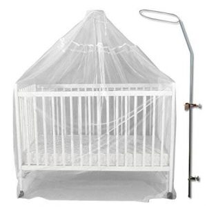 moustiquaire bébé et ciel de lit